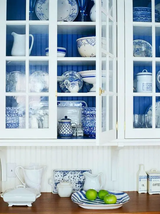 Mediterranean white and blue kitchen cabinets