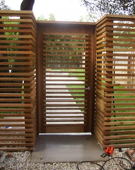 horizontal wood fence