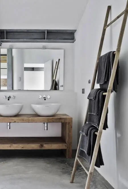 ladder towel bar