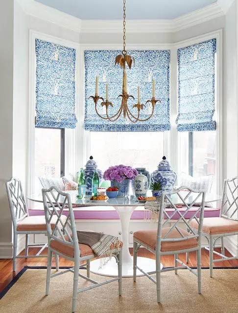 chinoiseries breakfast bay window