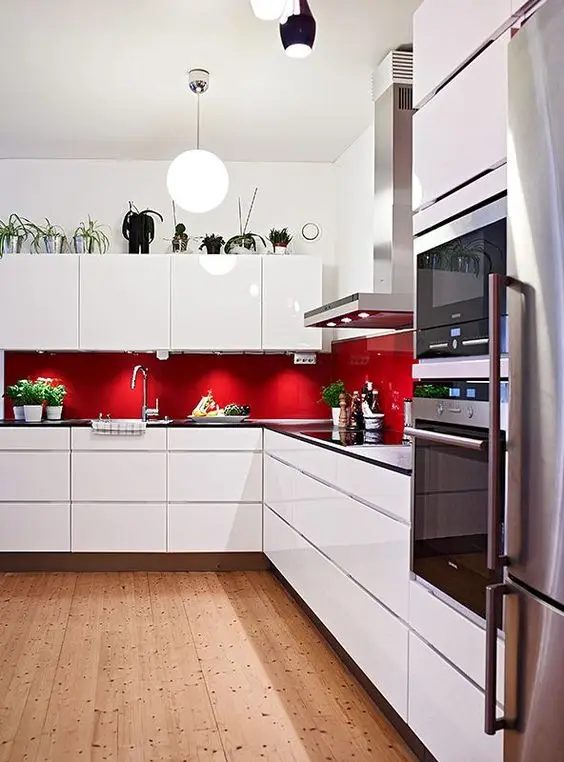 retro red kitchen splashback