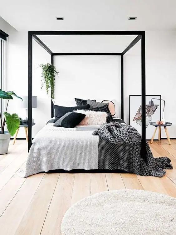 black canopy bed