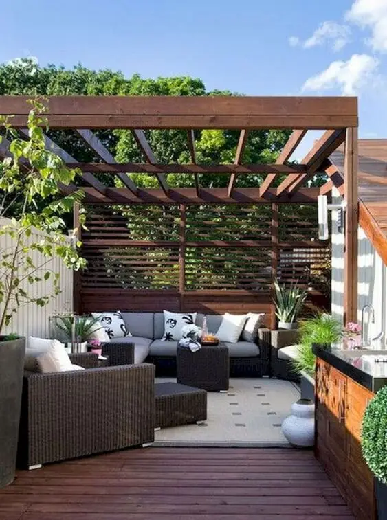 private corner deck