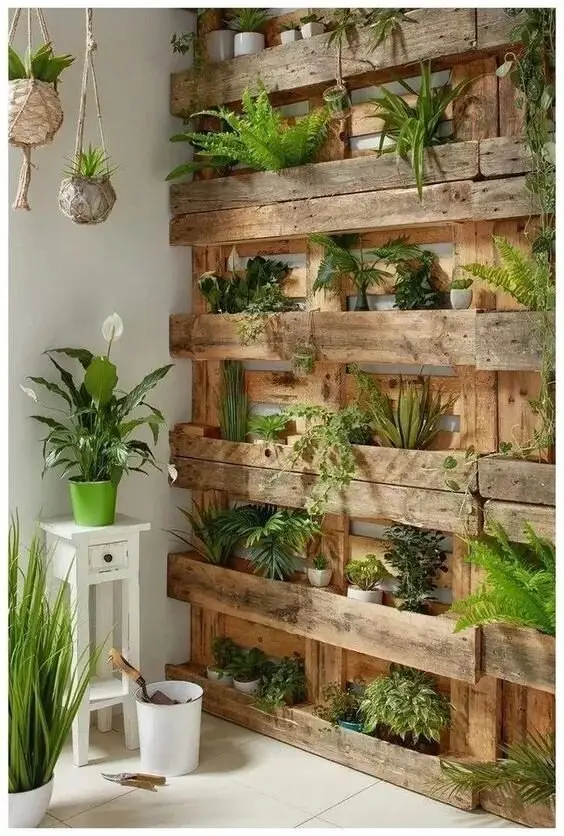 vertical pallet garden