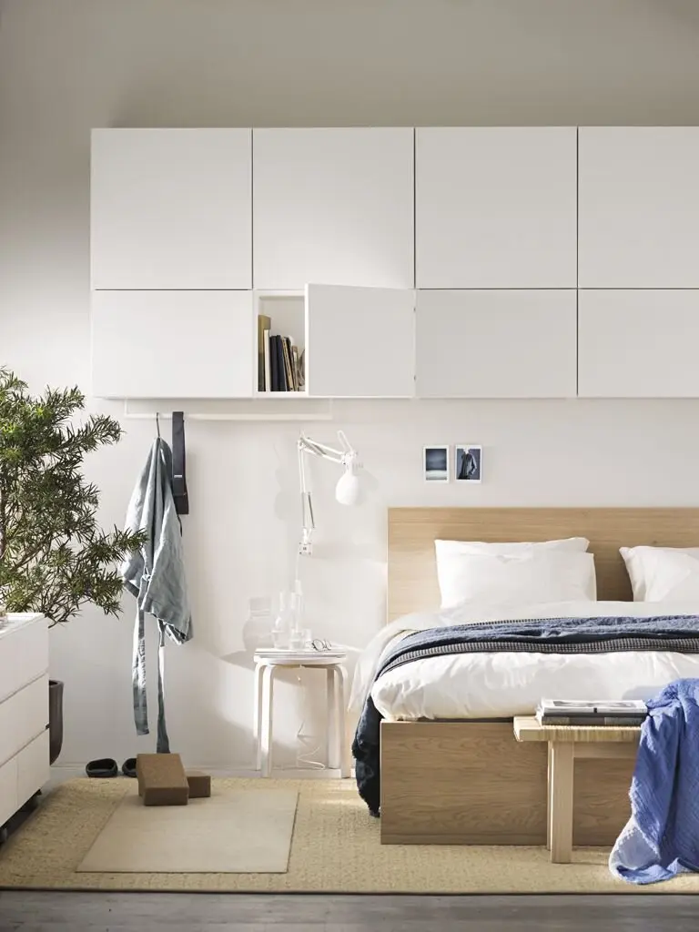 minimalist bedroom