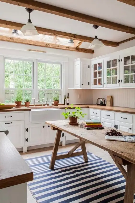 small farmhouse kitchen