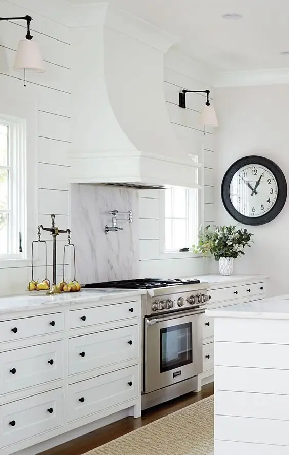 white farmhouse kitchen