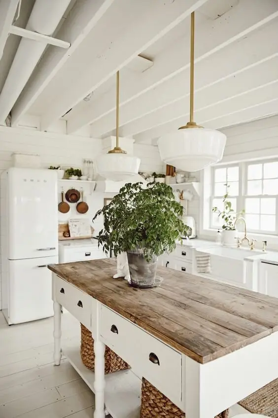 white farmhouse kitchen