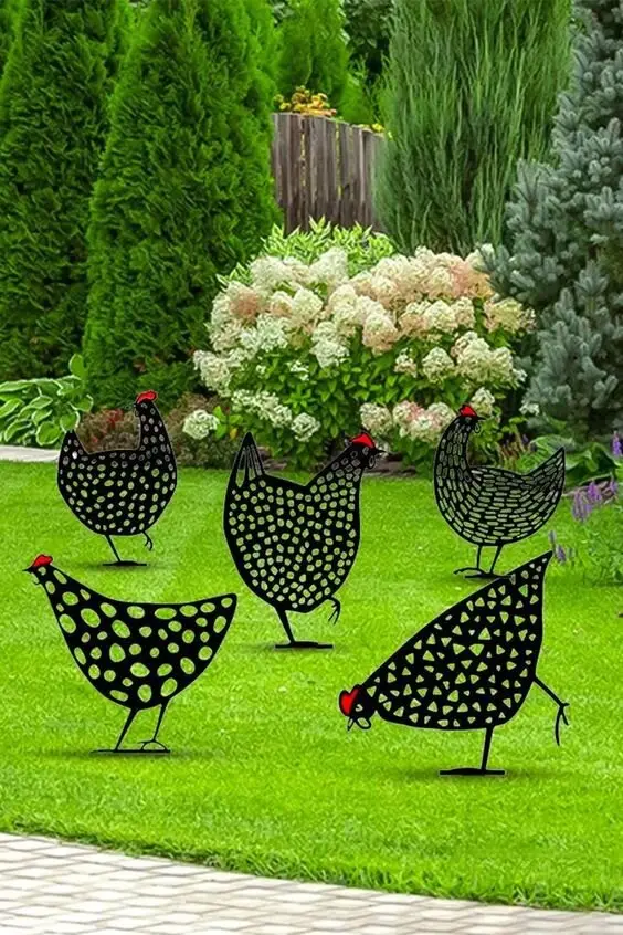 garden chicken accents
